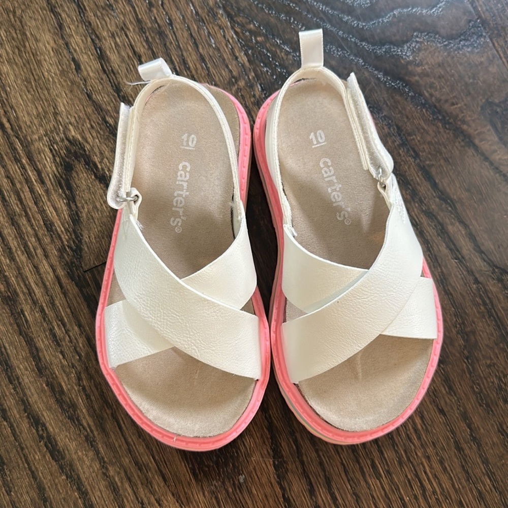 NWOT Carter’s Cindy Criss Cross white platform sandals 10